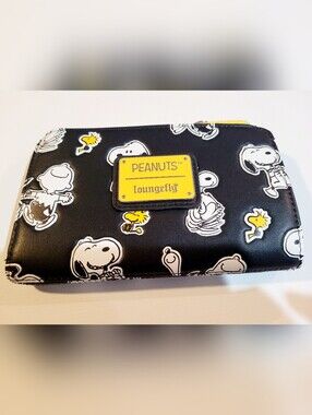 Loungeffly Peanuts Snoopy Wallet
